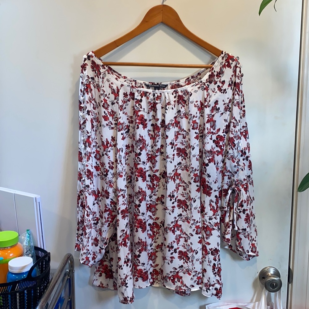 Floral Flowy sheer blouse WORN ONCE NO TAGS